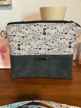 Handmade Wicked Stitches Gray Floral Cat / Skull Crossbody Bag